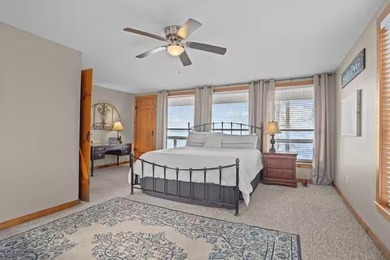 Lake Sam Rayburn Living at Its Best! This beautifully updated - photo 28