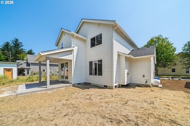 Beautiful new Traditional home backing to serene greenspace - photo 32