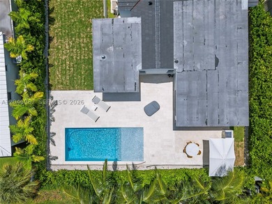 Step into this tastefully fully renovated 4 bedroom, 3.5 - photo 34