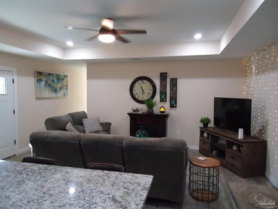 OPPORTUNITY KNOCKS AGAIN! THIS DESIRABLE HOME IS BACK ON THE - photo 4
