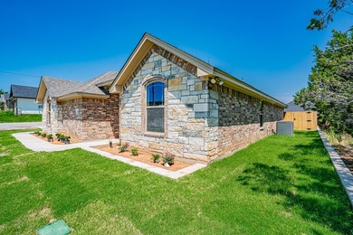 Additional listing photo 3