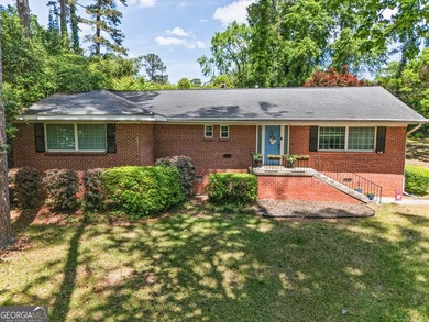 Welcome home to 201 Lakeside Dr. A 3 bed/ 2 bath brick ranch - photo 1