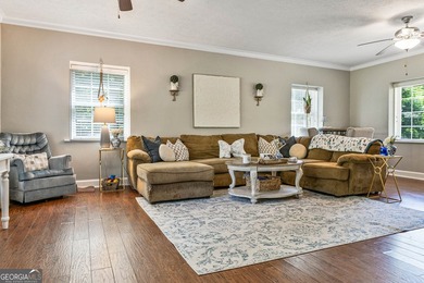 Welcome home to 201 Lakeside Dr. A 3 bed/ 2 bath brick ranch - photo 3