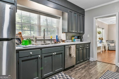 Welcome home to 201 Lakeside Dr. A 3 bed/ 2 bath brick ranch - photo 5