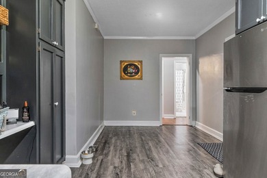 Welcome home to 201 Lakeside Dr. A 3 bed/ 2 bath brick ranch - photo 7