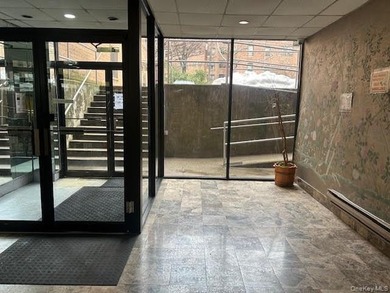 Sunny and Modern Condo features LR, Updated KIT, 2 Bedrooms 2 - photo 3