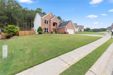 Freshly updated and move in ready, this stunning 4 bedroom home - photo 4