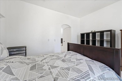 Spacious & bright. This 5 BR / 4.5 BA home, boasting 3,639 - photo 36