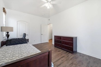 Spacious & bright. This 5 BR / 4.5 BA home, boasting 3,639 - photo 46