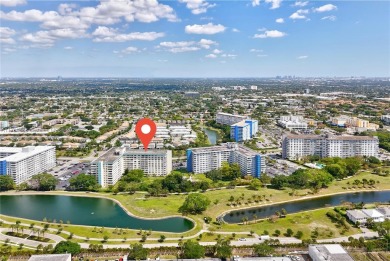 Lake Condo For Sale in Hollywood, Florida