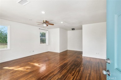 Great Lakewood Village Location. Single Family Residence with a - photo 5