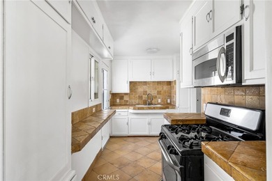 Great Lakewood Village Location. Single Family Residence with a - photo 8
