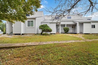 Lake Tara / Treasure Lake Townhome/Townhouse For Sale in Villa Rica Georgia