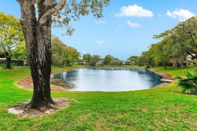 Lake Condo For Sale in Boynton Beach, Florida