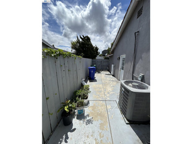 Beautifully maintained 4-bedroom, 2-bath single-story home - photo 31
