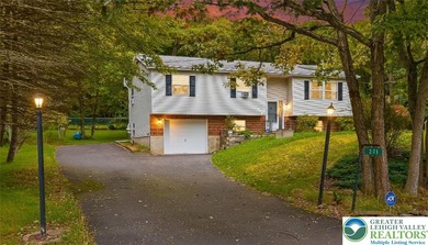 Indian Mountain Lakes Home For Sale in Tunkhannock Twp Pennsylvania