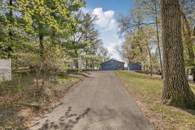 Enjoy lake life on beautiful Lake Julia part of the sought-after - photo 4