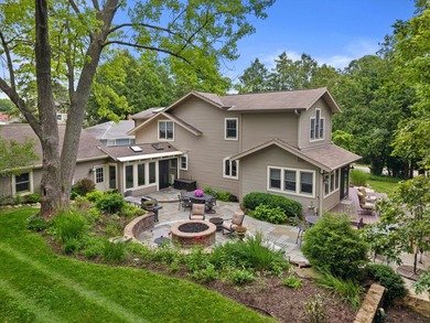 Lake living starts here! Nestled in the heart of Delafield, this - photo 5