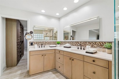 Set along 90 feet of deep-water frontage in the coveted Venetian - photo 29