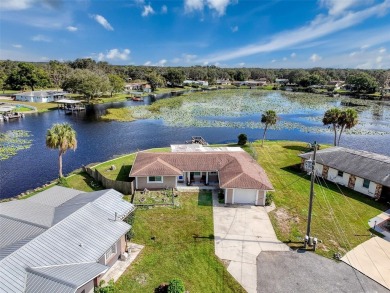 Lake Henderson Home For Sale in Inverness Florida