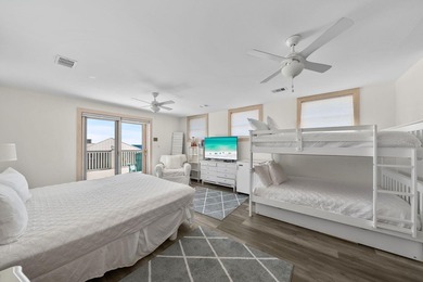INVESTOR BUYERS TAKE A LOOK! This fully furnished, turnkey beach - photo 15