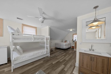 INVESTOR BUYERS TAKE A LOOK! This fully furnished, turnkey beach - photo 16