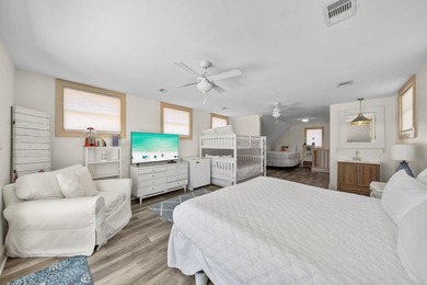 INVESTOR BUYERS TAKE A LOOK! This fully furnished, turnkey beach - photo 17