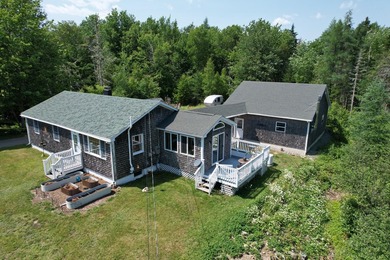 One-floor living at its best! Bright, comfortable, and move-in - photo 4