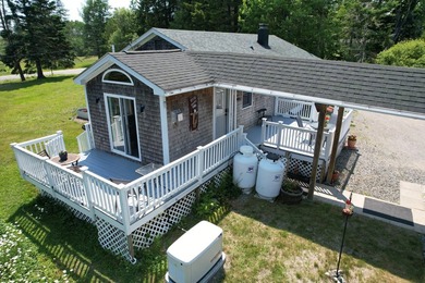 One-floor living at its best! Bright, comfortable, and move-in - photo 6