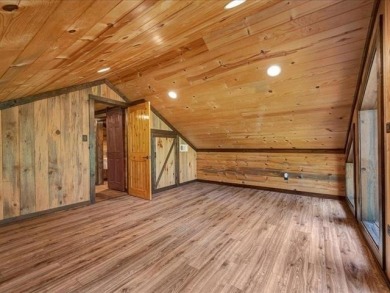Stunning Lakeview/ waterfront Cabin + Waterfront Lot - photo 19