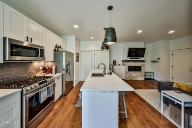 Sunny condo on a quieter street in Grand Lake. This spacious one - photo 11