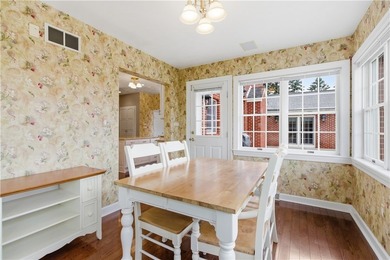 Stunning luxury multi-generational property on a professionally - photo 12