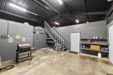 2 CABINS for a combined total of 3 bedrooms and 2 bathrooms and - photo 15