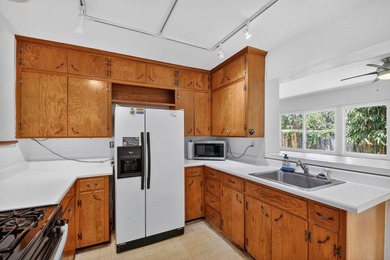 Now considering BACKUP OFFERS! Owner owned and occupied DUPLEX - photo 16