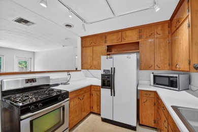Now considering BACKUP OFFERS! Owner owned and occupied DUPLEX - photo 17