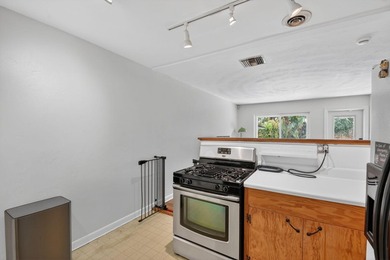 Now considering BACKUP OFFERS! Owner owned and occupied DUPLEX - photo 18