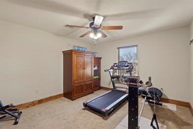 Welcome to this impressive custom home in the gated Texoma - photo 20