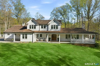 A rare offering indeed! Welcome to 4 Charcoal Lane, an unrivaled - photo 2