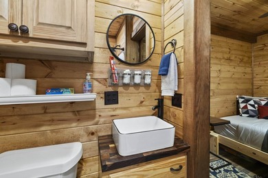 2 CABINS for a combined total of 3 bedrooms and 2 bathrooms and - photo 25