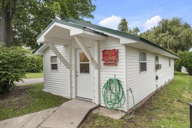 Welcome to this beautiful Colonial-style home located in the - photo 26