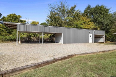 2 CABINS for a combined total of 3 bedrooms and 2 bathrooms and - photo 28