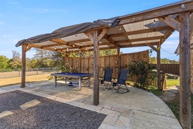 Welcome to this impressive custom home in the gated Texoma - photo 29