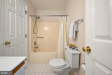Entry-level 2-bedroom, 2-bathroom condo in sought-after Club - photo 33