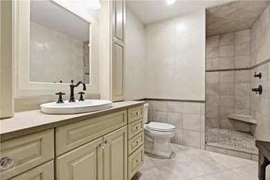 Stunning luxury multi-generational property on a professionally - photo 33