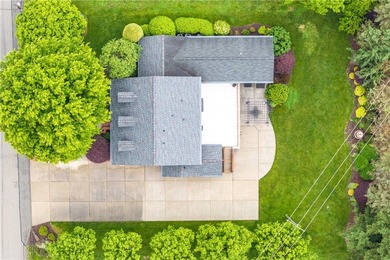 Stunning luxury multi-generational property on a professionally - photo 46