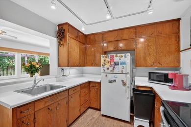 Now considering BACKUP OFFERS! Owner owned and occupied DUPLEX - photo 48
