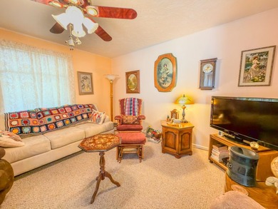 Charming, cozy, and full of character, this well maintained 2 - photo 4