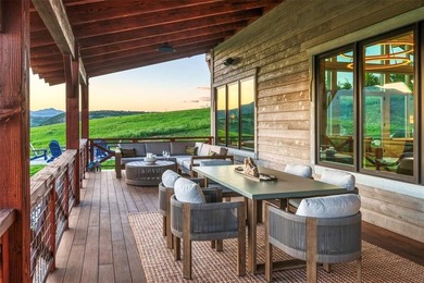 A custom-built legacy home within the gates of Marabou Ranch - photo 4