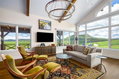 A custom-built legacy home within the gates of Marabou Ranch - photo 5
