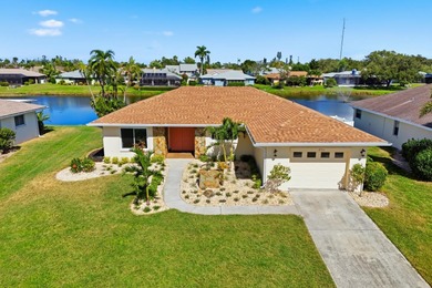 (private lake, pond, creek) Home For Sale in Bradenton Florida